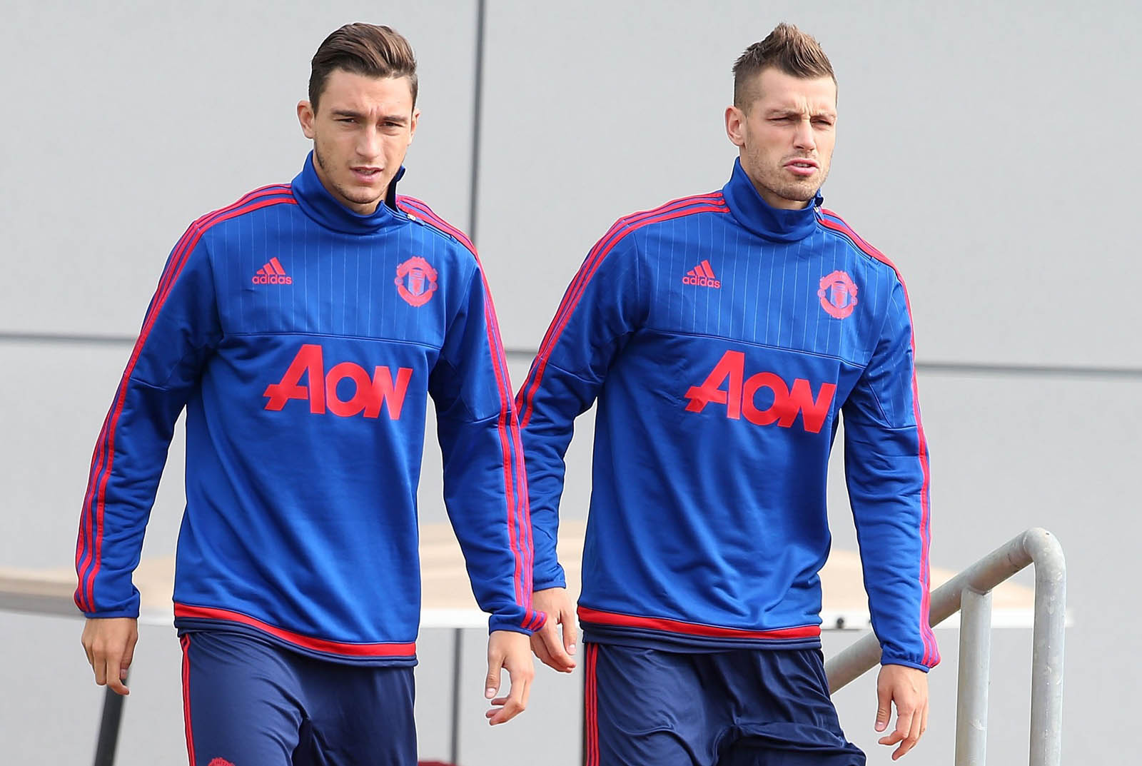 Manchester united hot sale aon training kit
